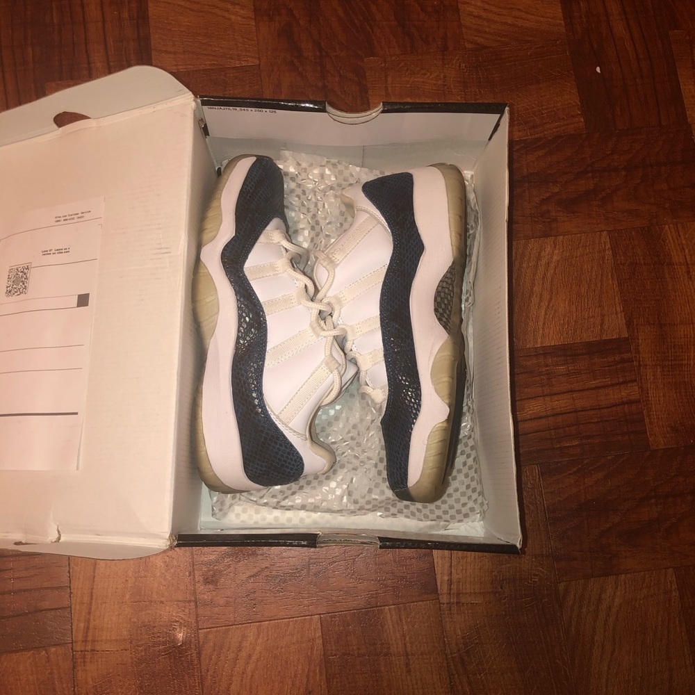 Jordan 11 snakeskin low